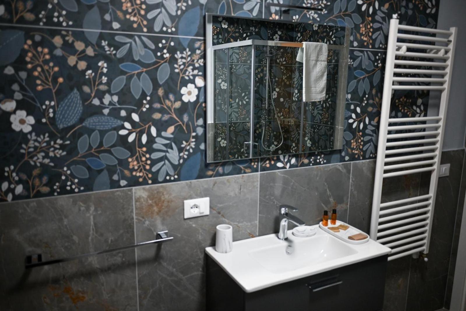 ريجّو دي كالابريا The Paris Rooms B&B المظهر الخارجي الصورة